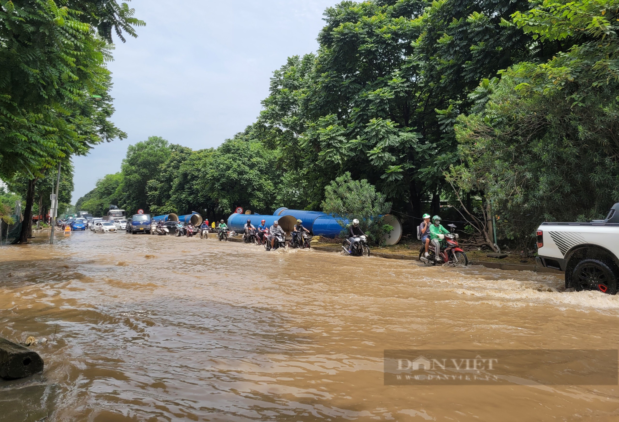 Nhiều hầm chui Đại lộ Thăng Long vẫn ngập nước, trong khi Hà Nội được dự báo sắp có mưa to trở lại- Ảnh 5. Nhiều hầm chui Đại lộ Thăng Long vẫn ngập nước, trong khi Hà Nội được dự báo sắp có mưa to trở lại- Ảnh 5.